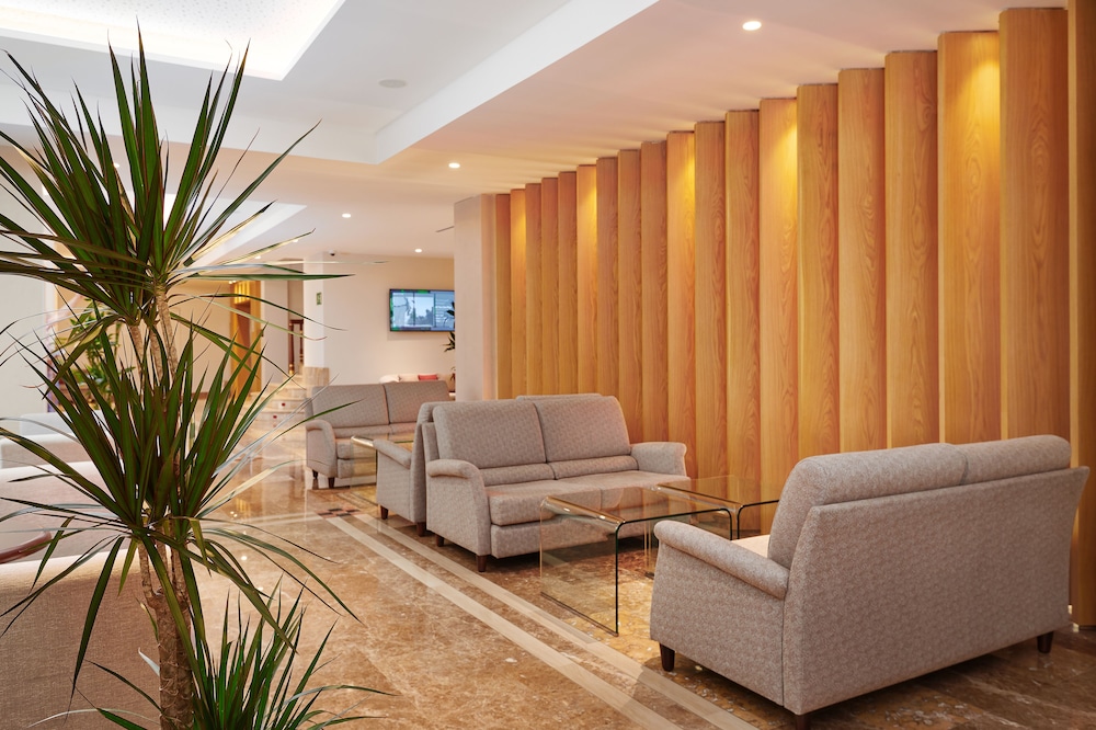 Hipotels Said — Hotel building in Cala Millor, Balearic Islands