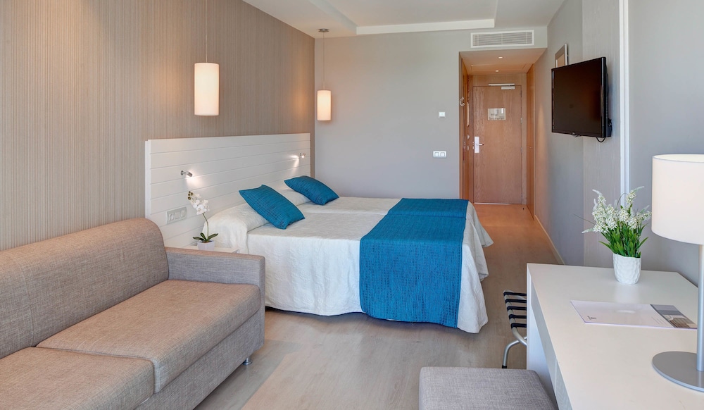 Hipotels Said — Hotel rooms in Cala Millor, Balearic Islands