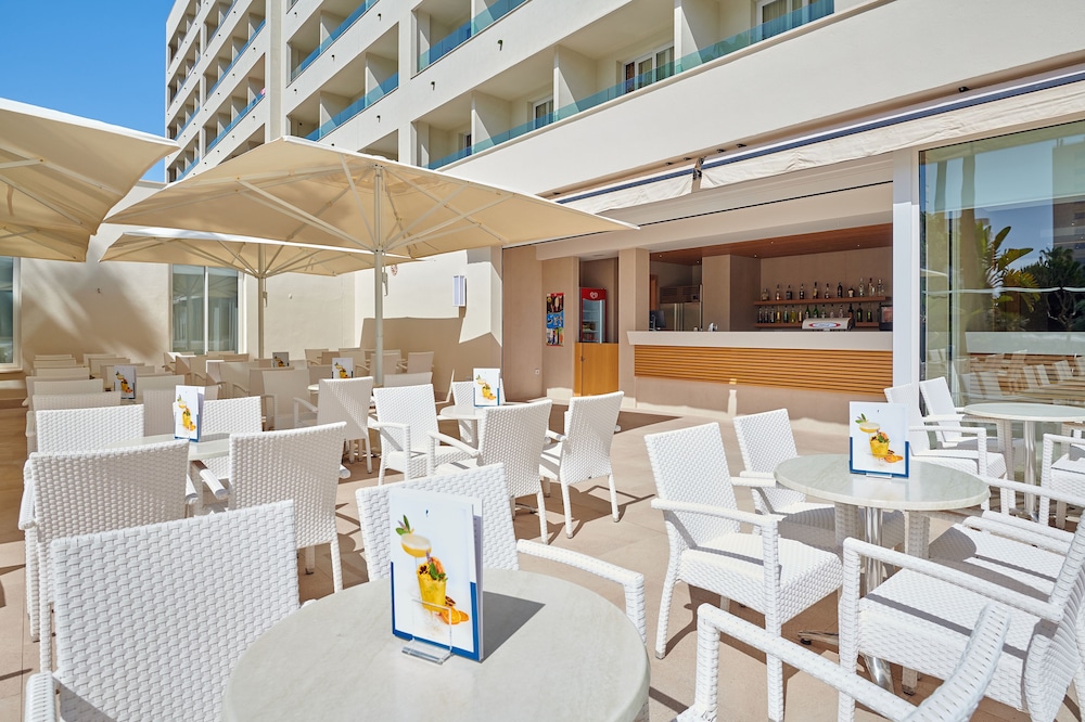 Hipotels Said — Restaurant & bars in Cala Millor, Balearic Islands