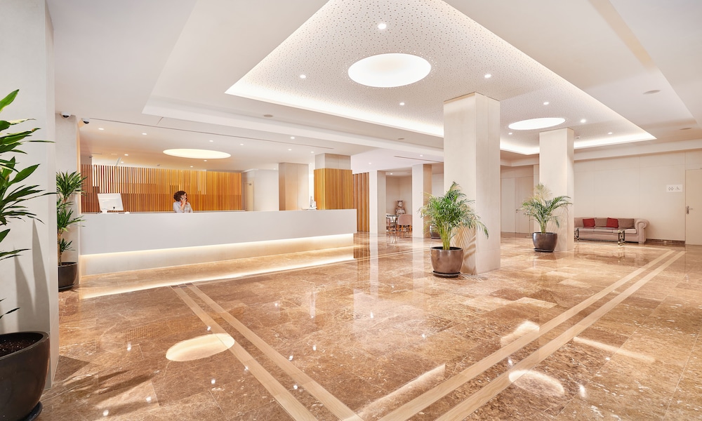 Hipotels Said — Hotel building in Cala Millor, Balearic Islands