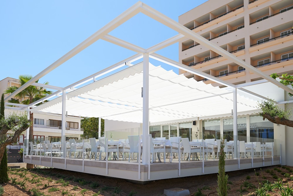 Hipotels Said — Restaurant & bars in Cala Millor, Balearic Islands