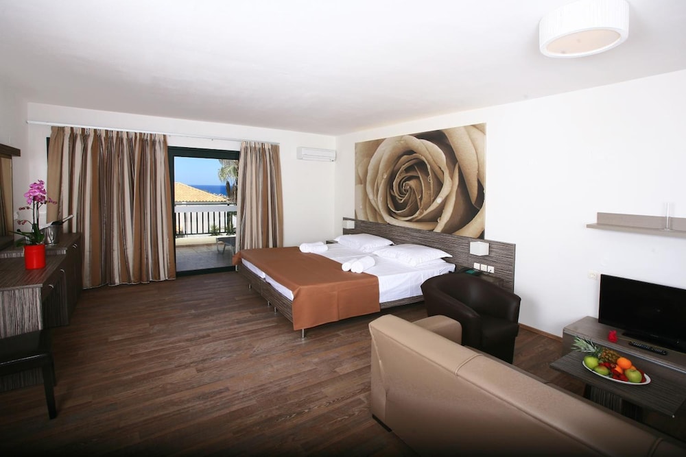 Eurohotel Katrin Suites-Adults Only — Hotel rooms in Stalida