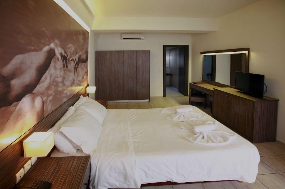 Eurohotel Katrin Suites-Adults Only — Hotel rooms in Stalida