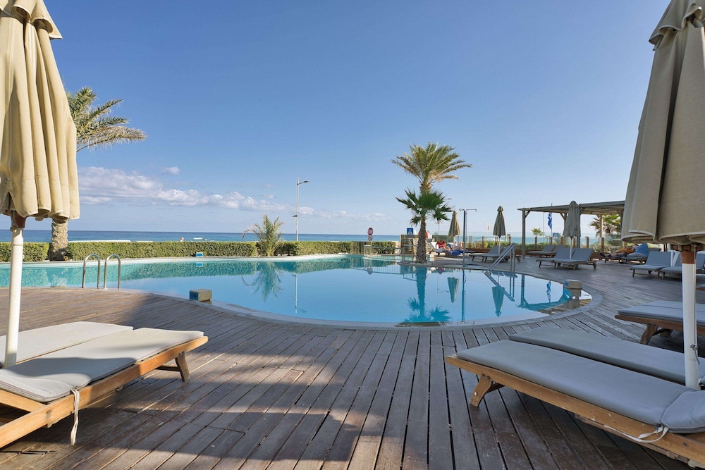 Aegean Pearl — Swimming pool in Rethymnon