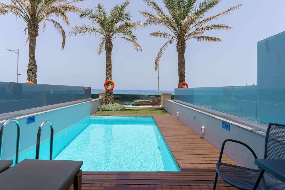 Aegean Pearl — Swimming pool in Rethymnon