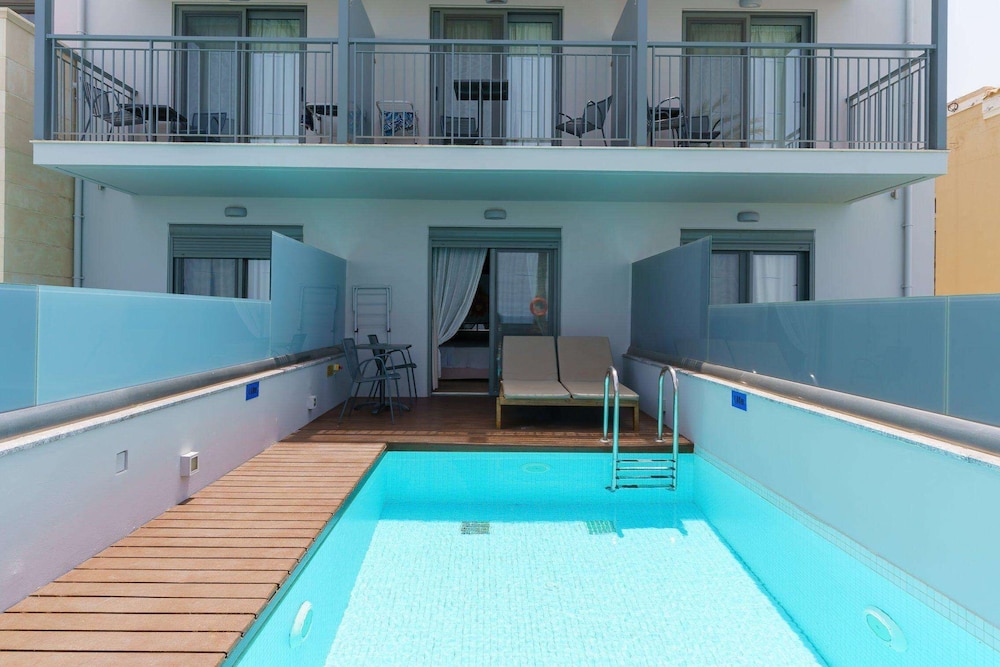 Aegean Pearl — Swimming pool in Rethymnon