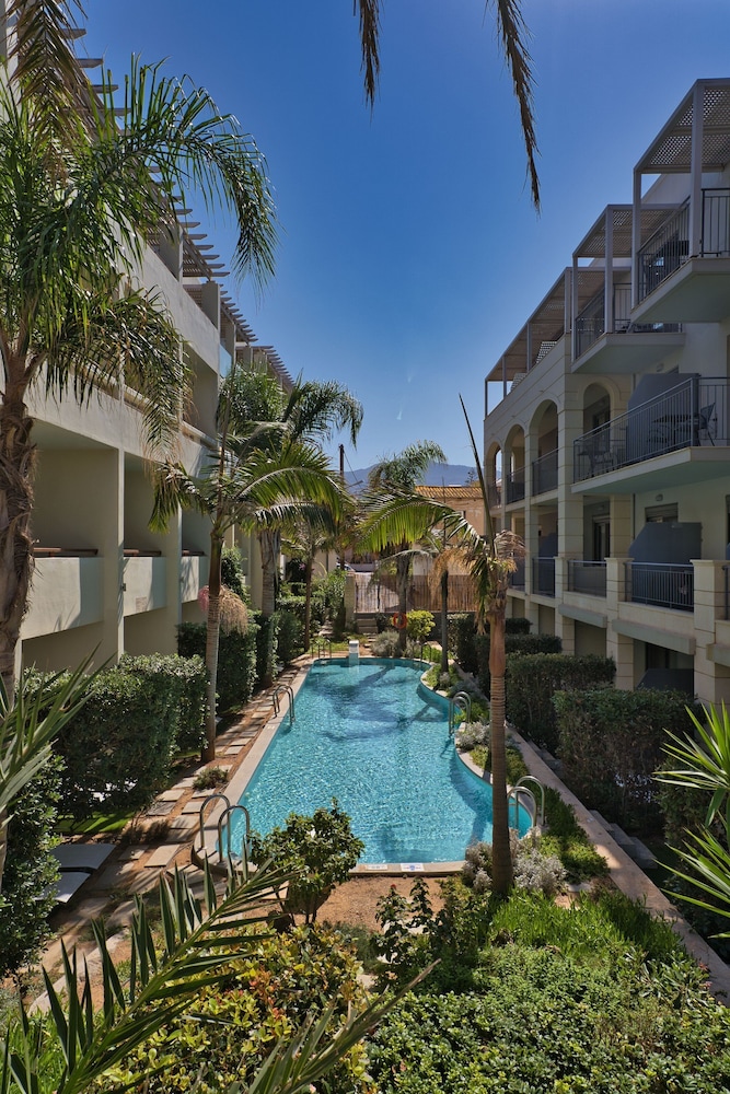 Aegean Pearl — Swimming pool in Rethymnon