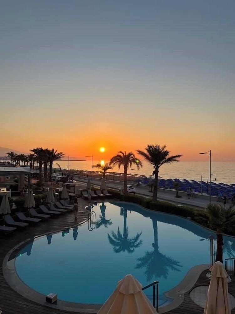 Aegean Pearl — Swimming pool in Rethymnon