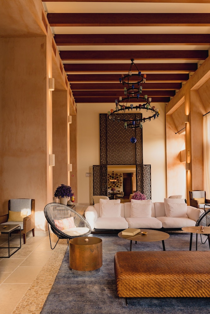 Phāea Blue - Small Luxury Hotels of the World — Hotel building in Elounda