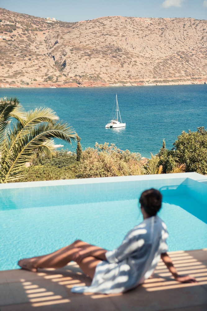 Phāea Blue - Small Luxury Hotels of the World — Swimming pool in Elounda