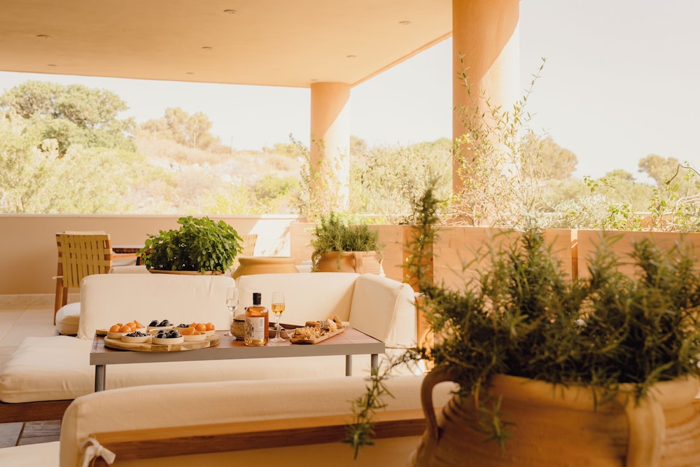 Phāea Blue - Small Luxury Hotels of the World — Restaurant & bars in Elounda