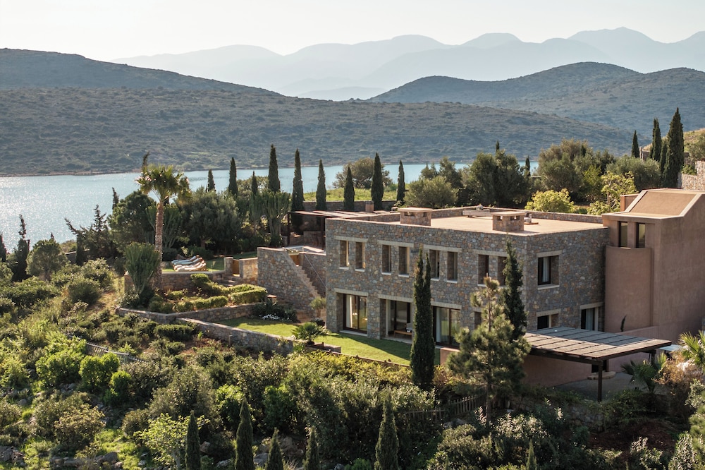 Phāea Blue - Small Luxury Hotels of the World — Hotel building in Elounda