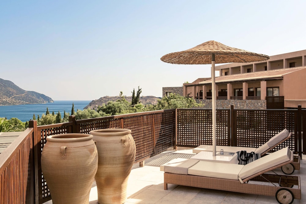 Phāea Blue - Small Luxury Hotels of the World — Hotel building in Elounda