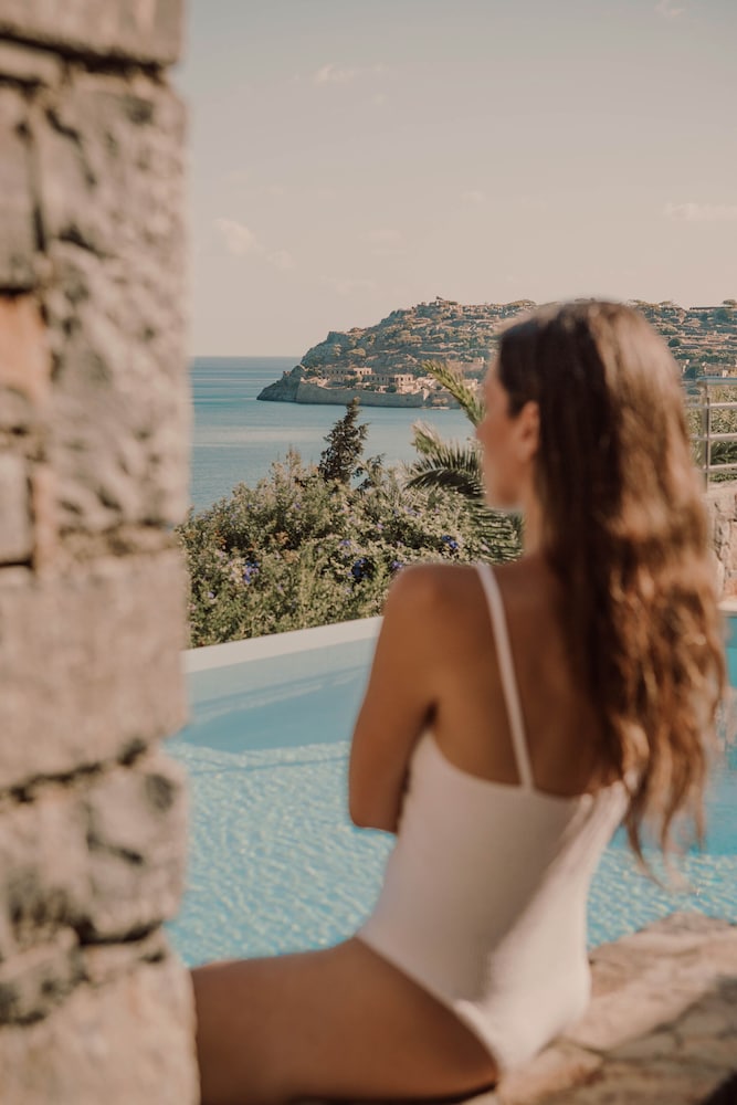 Phāea Blue - Small Luxury Hotels of the World — Swimming pool in Elounda