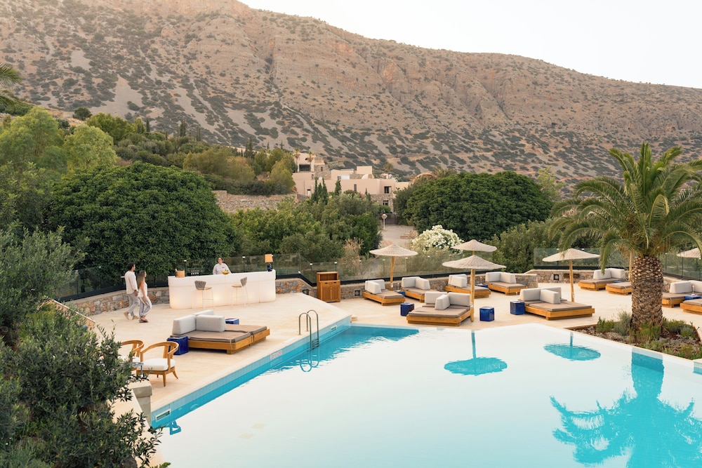 Phāea Blue - Small Luxury Hotels of the World — Swimming pool in Elounda