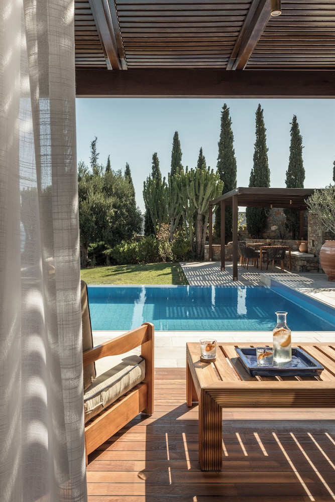 Phāea Blue - Small Luxury Hotels of the World — Swimming pool in Elounda