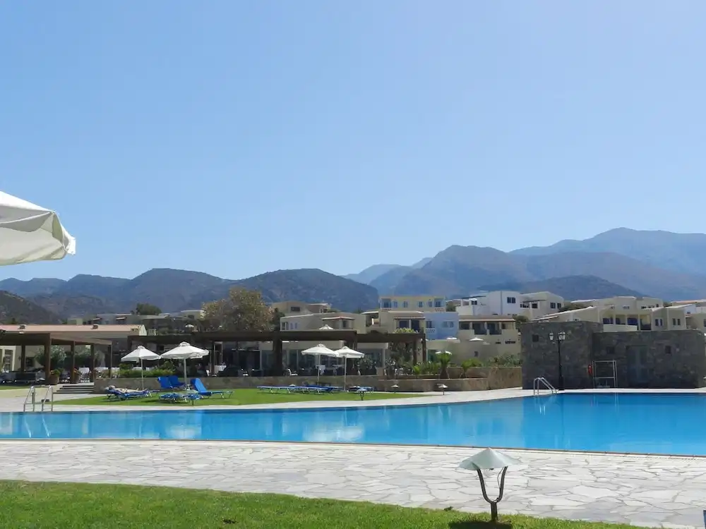 Kalimera Kriti Hotel & Village Resort — Swimming pool in Sissi