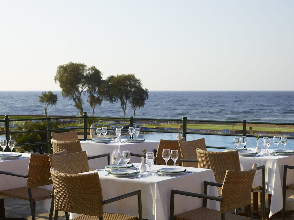 Kalimera Kriti Hotel & Village Resort — Restaurant & bars in Sissi