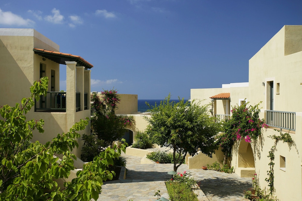 Kalimera Kriti Hotel & Village Resort — Hotel building in Sissi