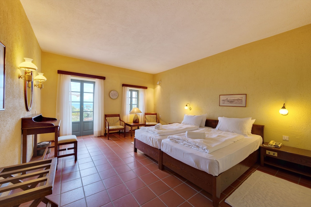 Kalimera Kriti Hotel & Village Resort — Hotel rooms in Sissi
