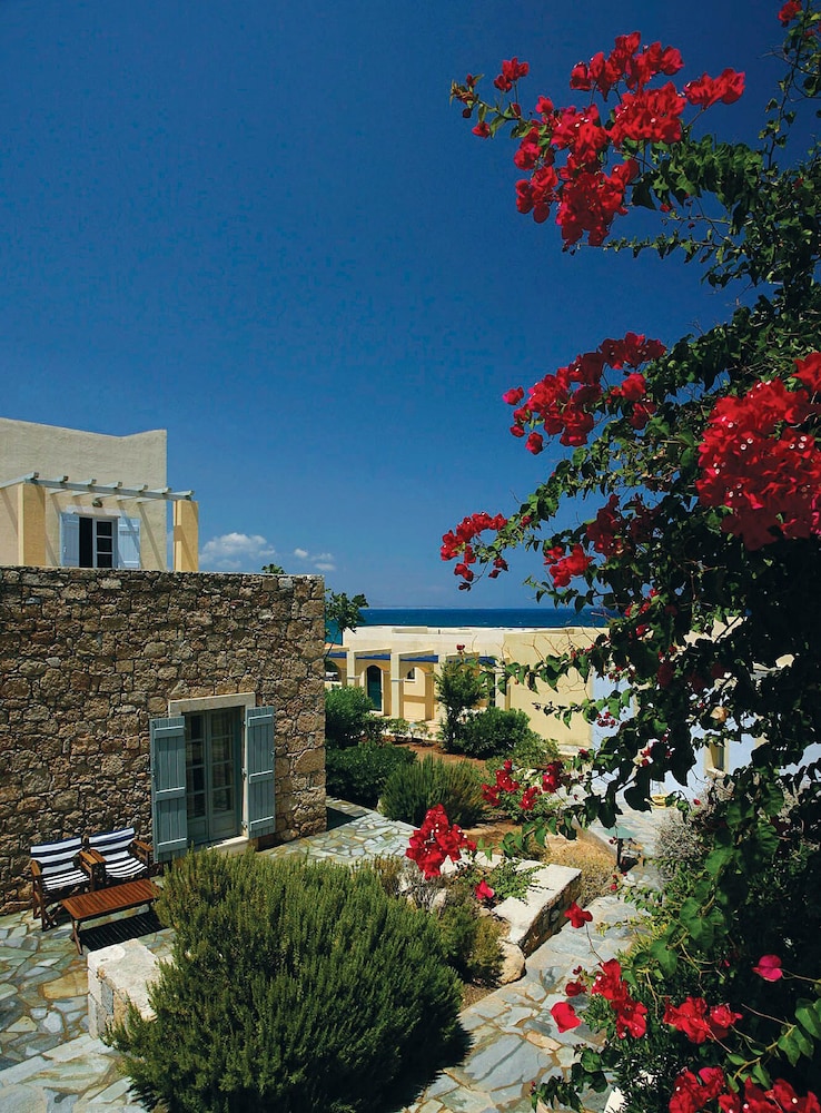 Kalimera Kriti Hotel & Village Resort — Hotel building in Sissi