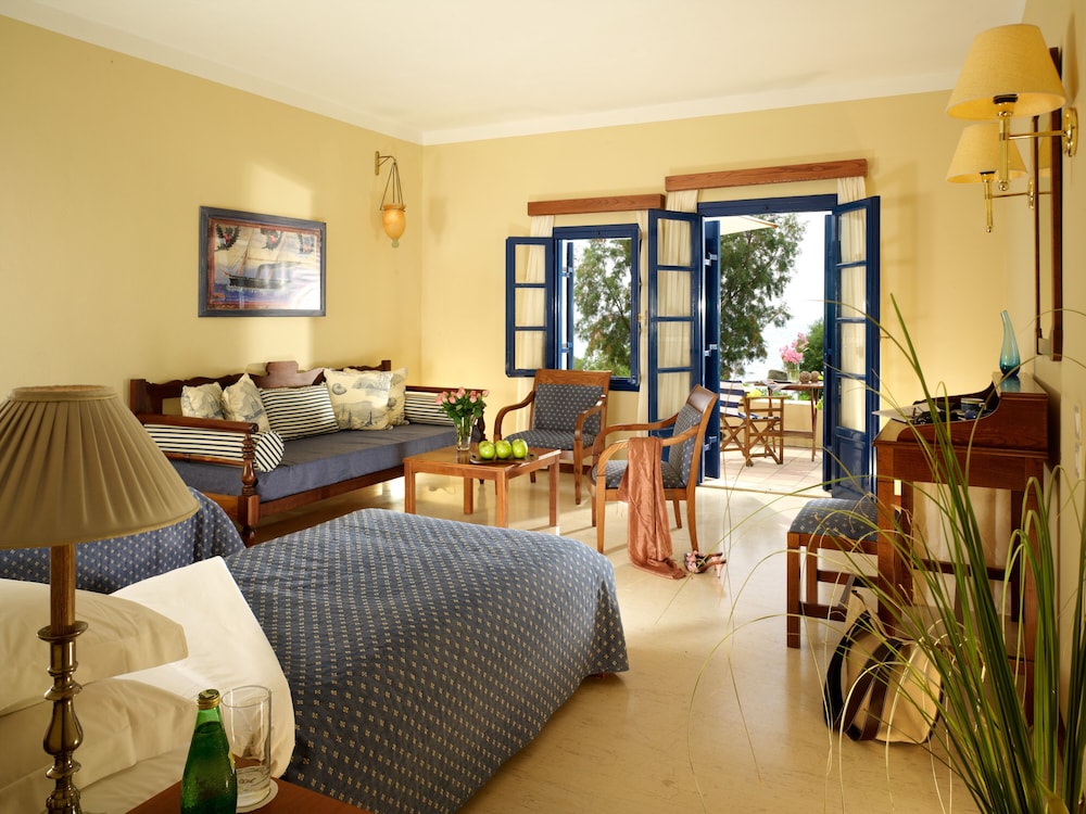 Kalimera Kriti Hotel & Village Resort — Hotel rooms in Sissi