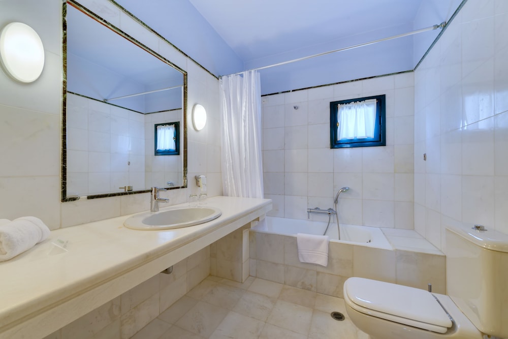 Kalimera Kriti Hotel & Village Resort — Hotel rooms in Sissi