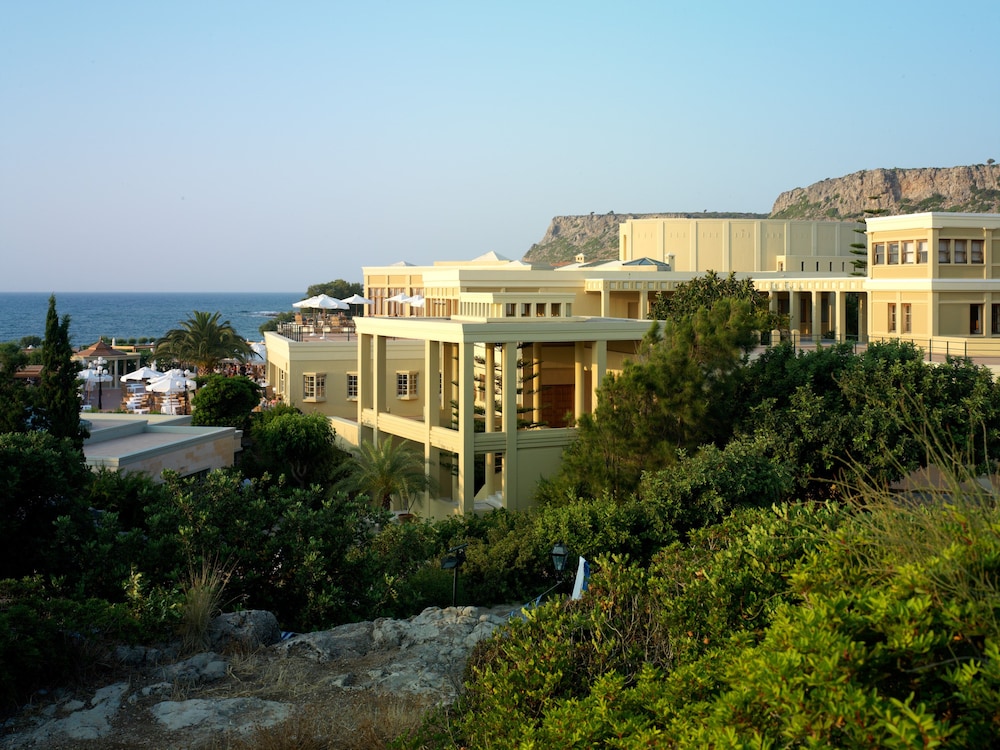 Kalimera Kriti Hotel & Village Resort — Hotel building in Sissi