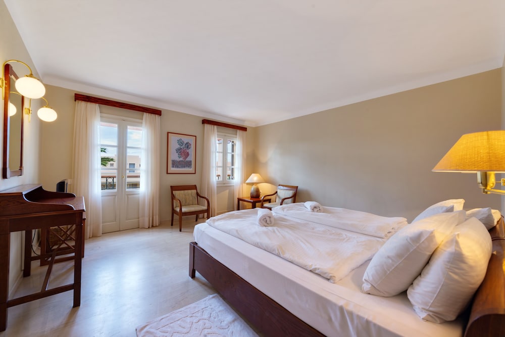 Kalimera Kriti Hotel & Village Resort — Hotel rooms in Sissi
