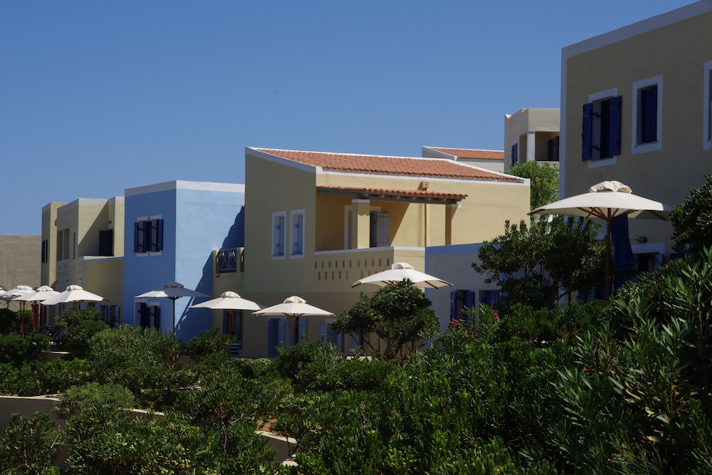 Kalimera Kriti Hotel & Village Resort — Hotel building in Sissi