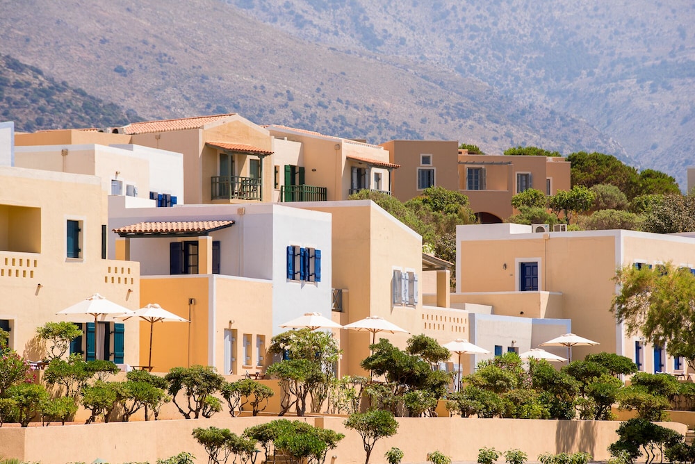 Kalimera Kriti Hotel & Village Resort — Hotel building in Sissi