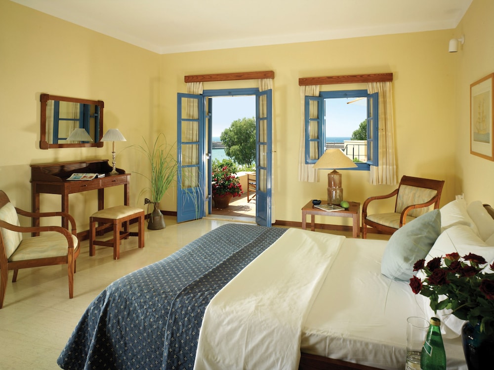 Kalimera Kriti Hotel & Village Resort — Hotel rooms in Sissi