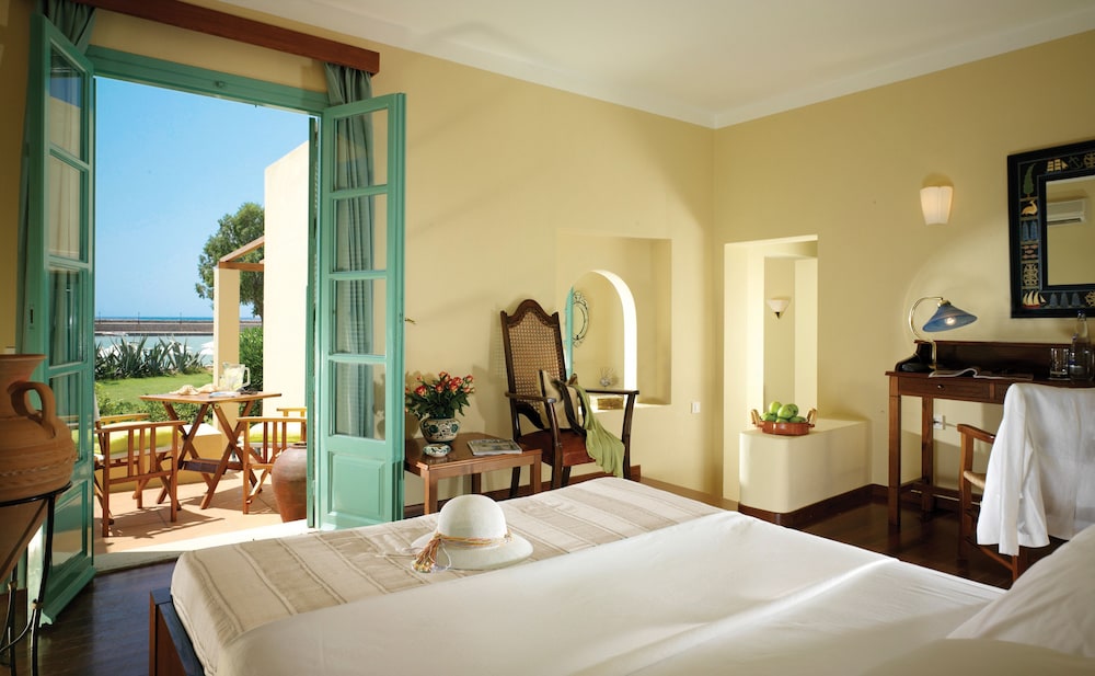 Kalimera Kriti Hotel & Village Resort — Hotel rooms in Sissi