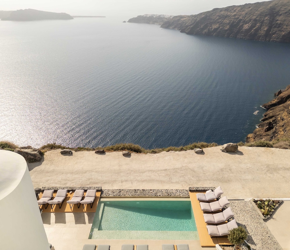 Rocabella Santorini Hotel & SPA — Swimming pool in Imerovigli, South Aegean
