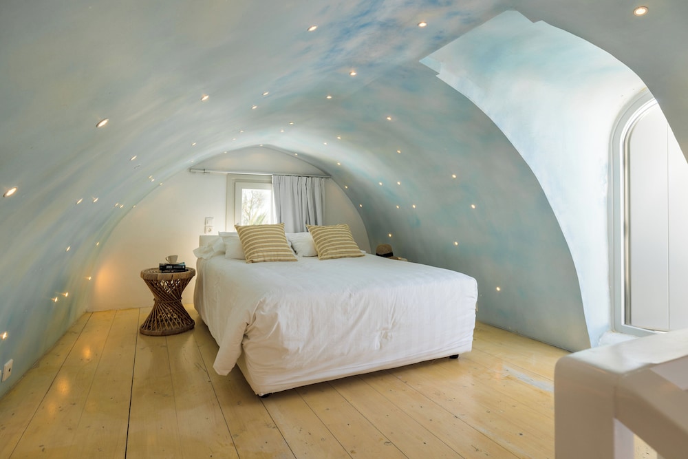 Rocabella Santorini Hotel & SPA — Hotel rooms in Imerovigli, South Aegean