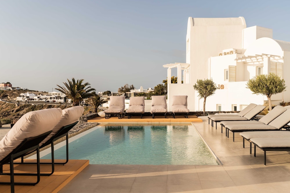 Rocabella Santorini Hotel & SPA — Swimming pool in Imerovigli, South Aegean