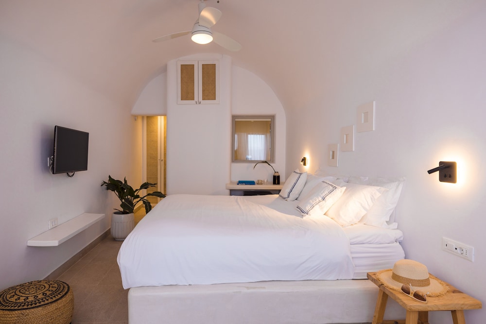 Rocabella Santorini Hotel & SPA — Hotel rooms in Imerovigli, South Aegean