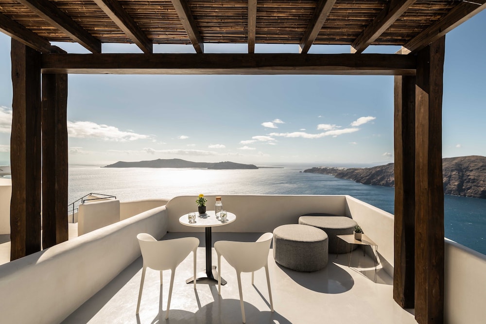 Rocabella Santorini Hotel & SPA — Hotel rooms in Imerovigli, South Aegean