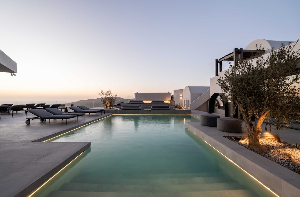 Rocabella Santorini Hotel & SPA — Swimming pool in Imerovigli, South Aegean