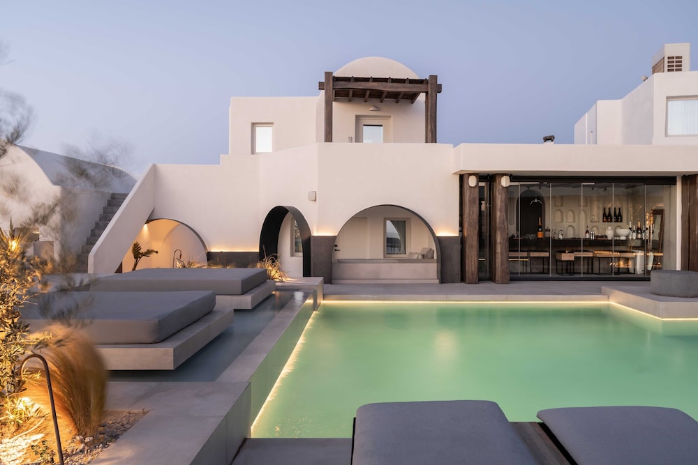 Rocabella Santorini Hotel & SPA — Hotel building in Imerovigli, South Aegean