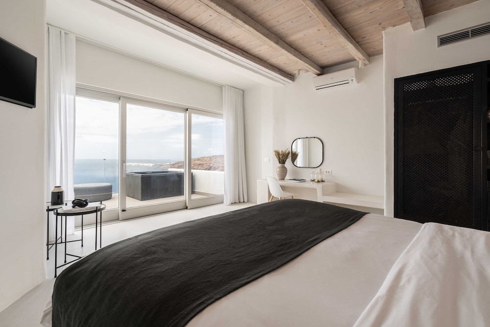 Rocabella Santorini Hotel & SPA — Hotel rooms in Imerovigli, South Aegean
