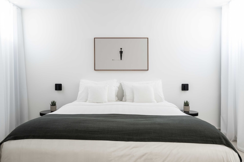 Rocabella Santorini Hotel & SPA — Hotel rooms in Imerovigli, South Aegean