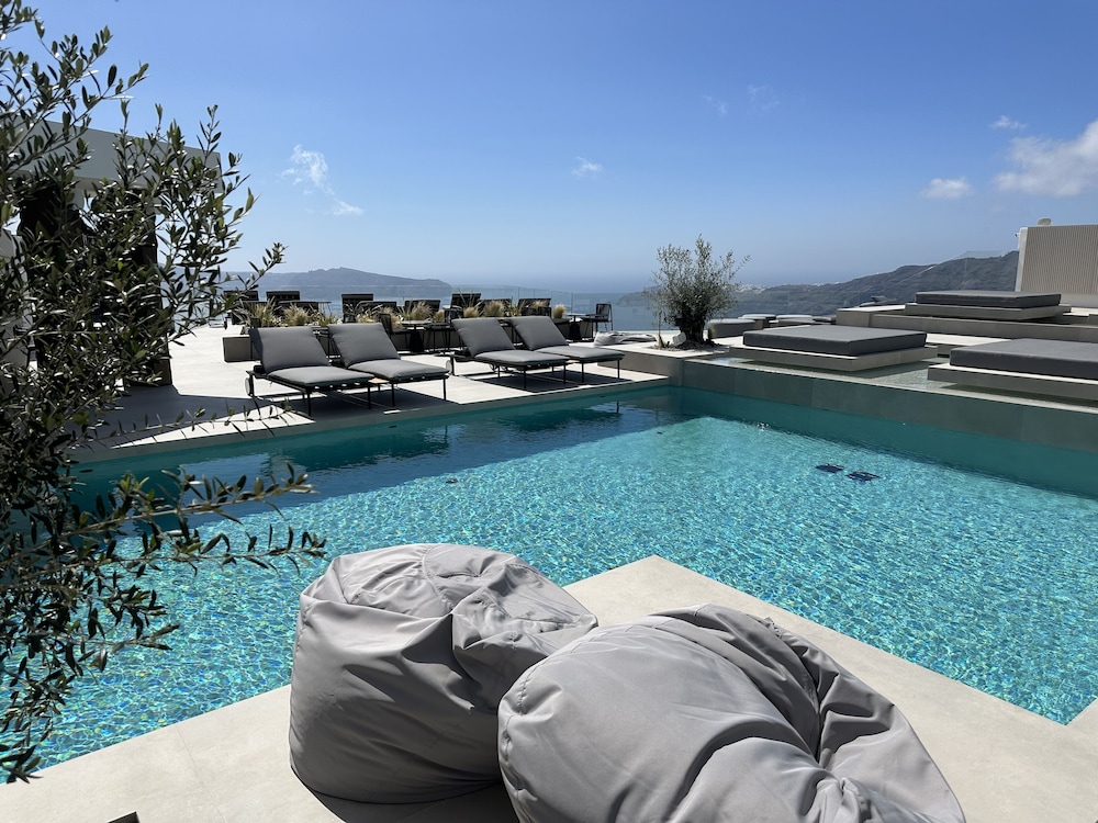 Rocabella Santorini Hotel & SPA — Swimming pool in Imerovigli, South Aegean