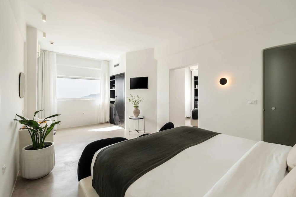 Rocabella Santorini Hotel & SPA — Hotel rooms in Imerovigli, South Aegean