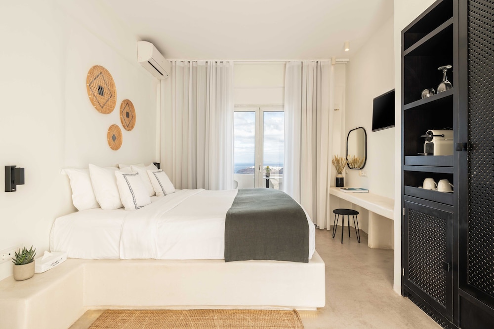 Rocabella Santorini Hotel & SPA — Hotel rooms in Imerovigli, South Aegean