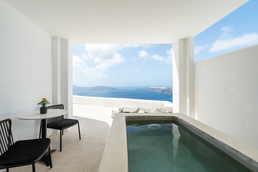 Rocabella Santorini Hotel & SPA — Hotel rooms in Imerovigli, South Aegean