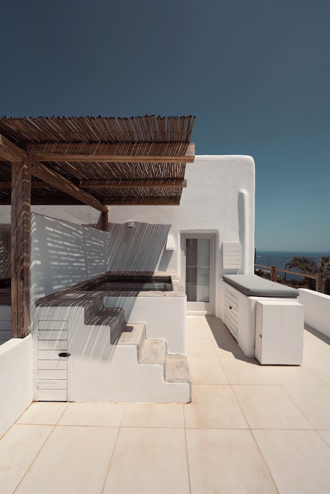 Rocabella Santorini Hotel & SPA — Hotel building in Imerovigli, South Aegean