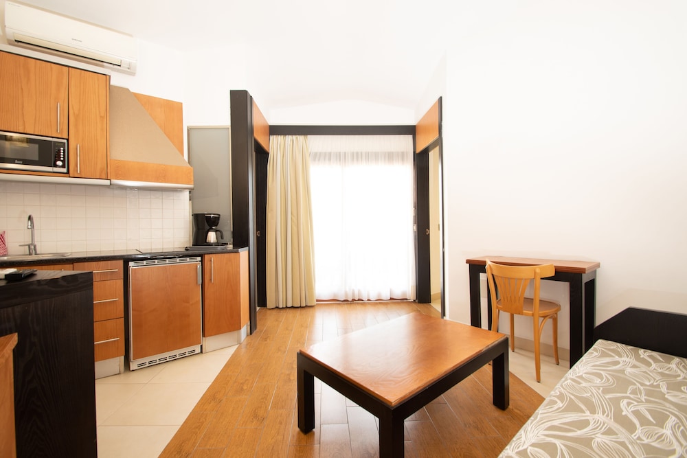 HL Miraflor Suites — Hotel rooms in Playa del Ingles, Canary Islands