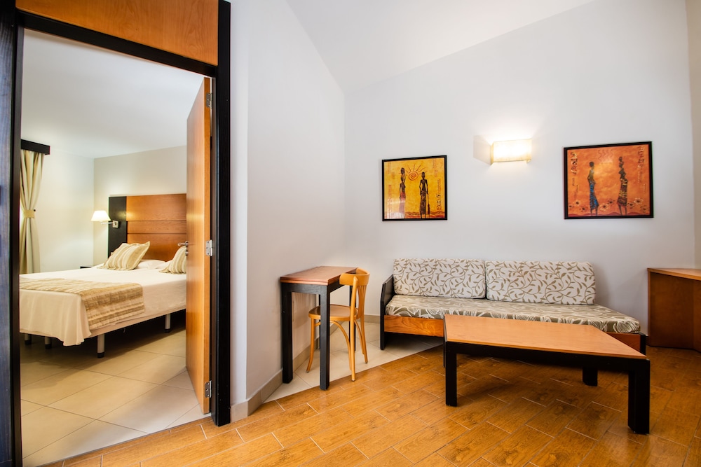 HL Miraflor Suites — Hotel rooms in Playa del Ingles, Canary Islands