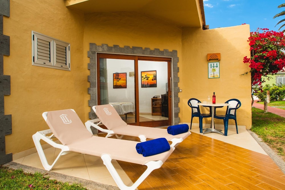 HL Miraflor Suites — Hotel rooms in Playa del Ingles, Canary Islands